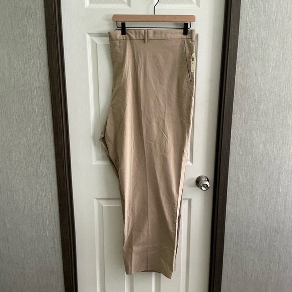New With Tags Van Heusen Tan Chinos Classic Style Size 54x32 - Picture 5 of 6